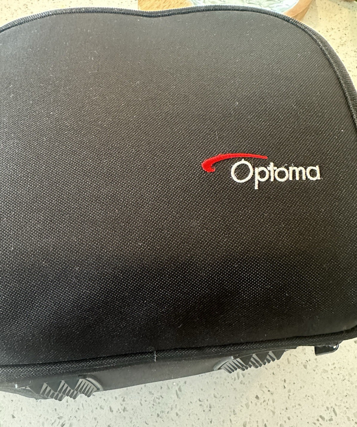 Optoma DLP Projection Display Model EP719 DLP Projector With Case Wires Remote