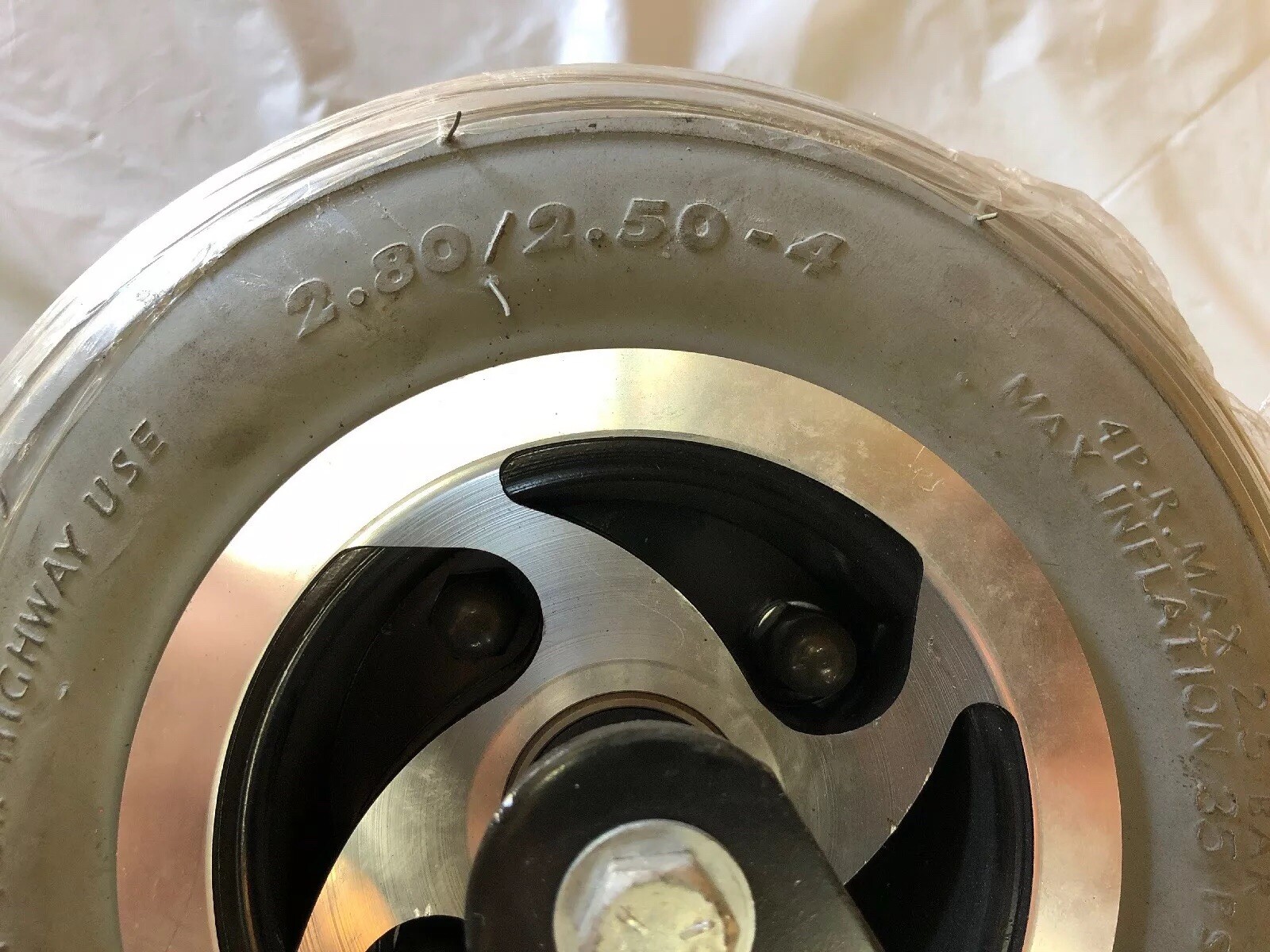 Rascal 600 Front Wheel Axle Asembly