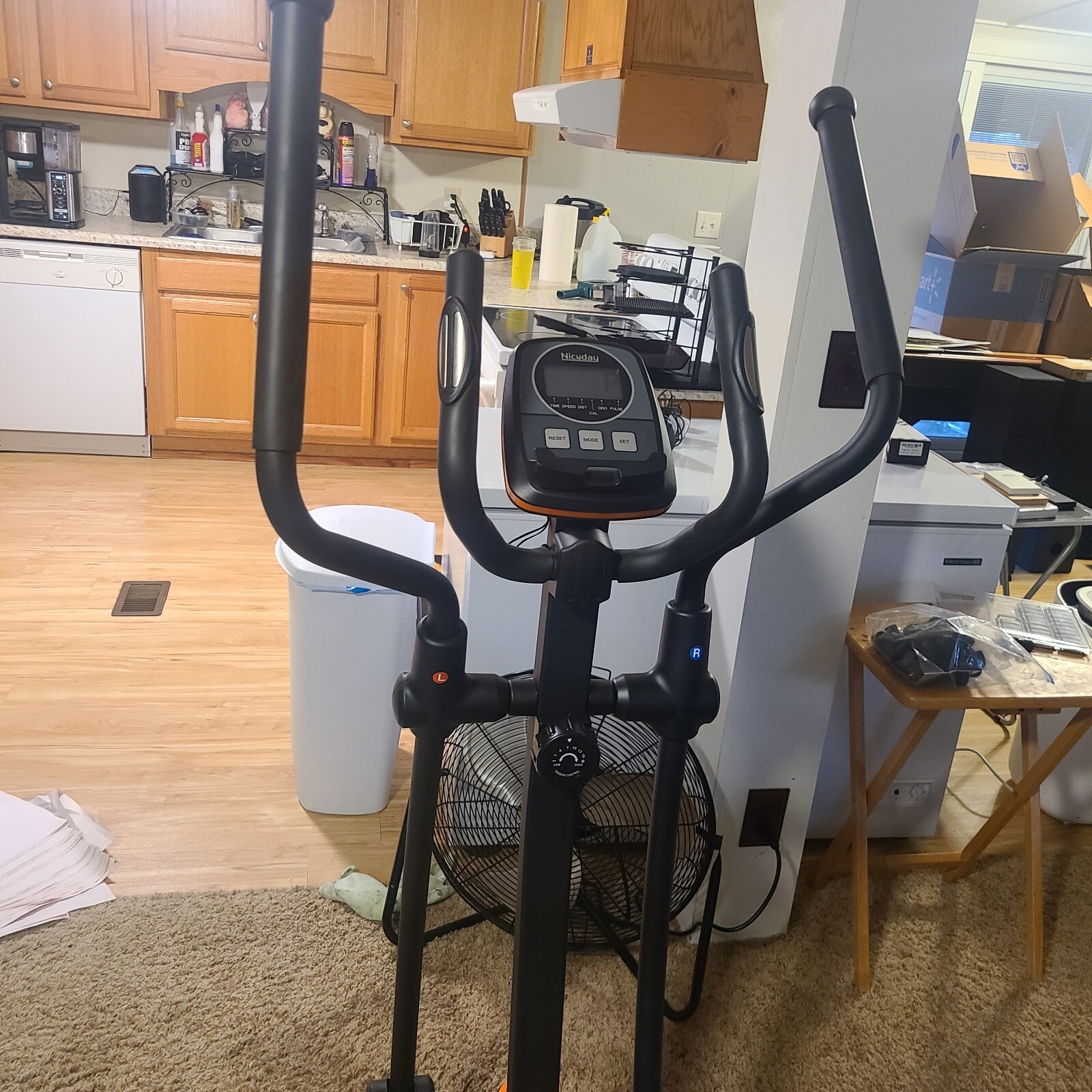 Elliptical Exercise Machine Hyper-Quiet 16 Resistance Levels, 400LBS Capacity
