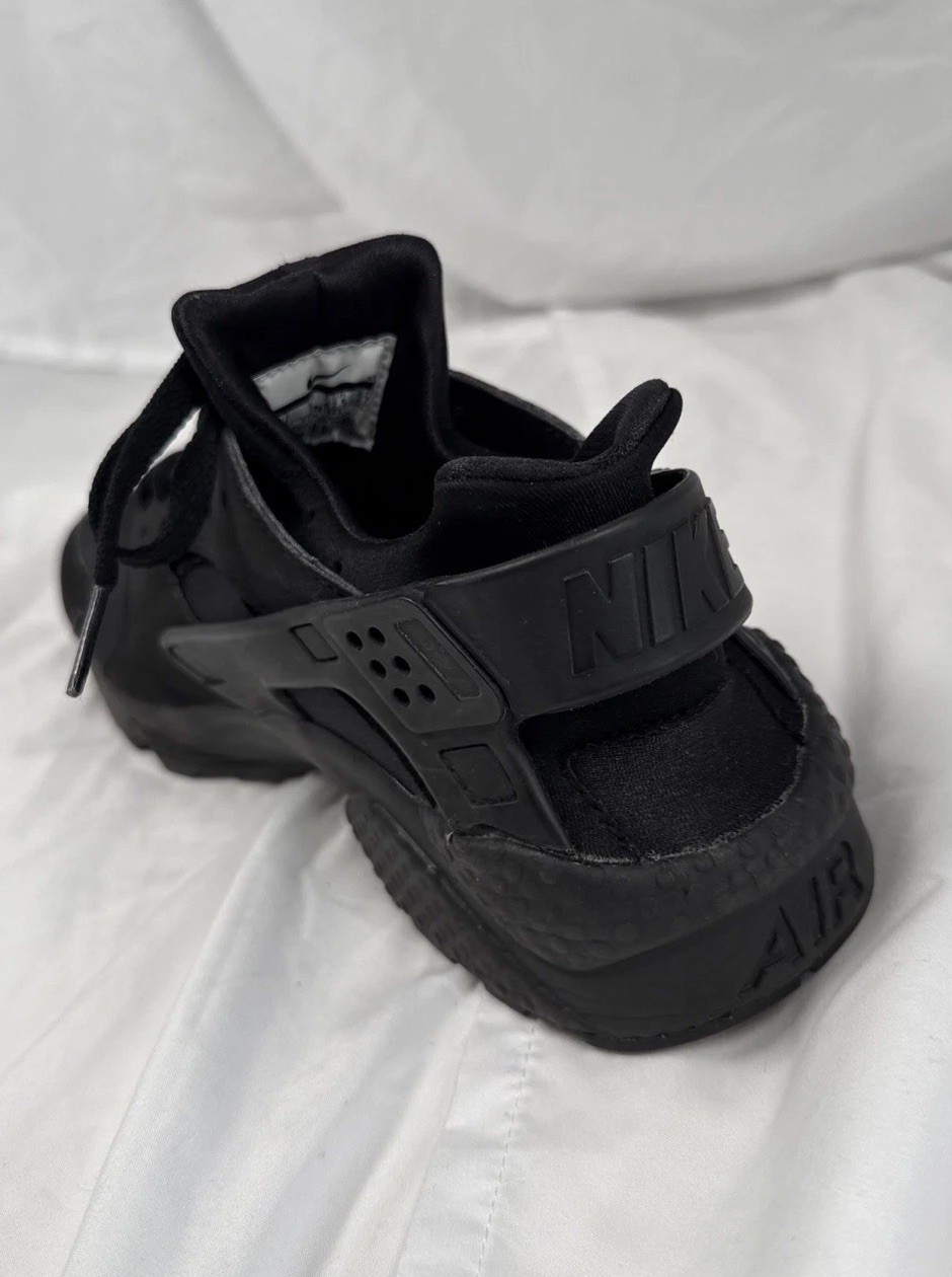 Nike Air Huarache Triple Black Men’s Running Shoes Sneakers Sz 9 EUC 318429-003
