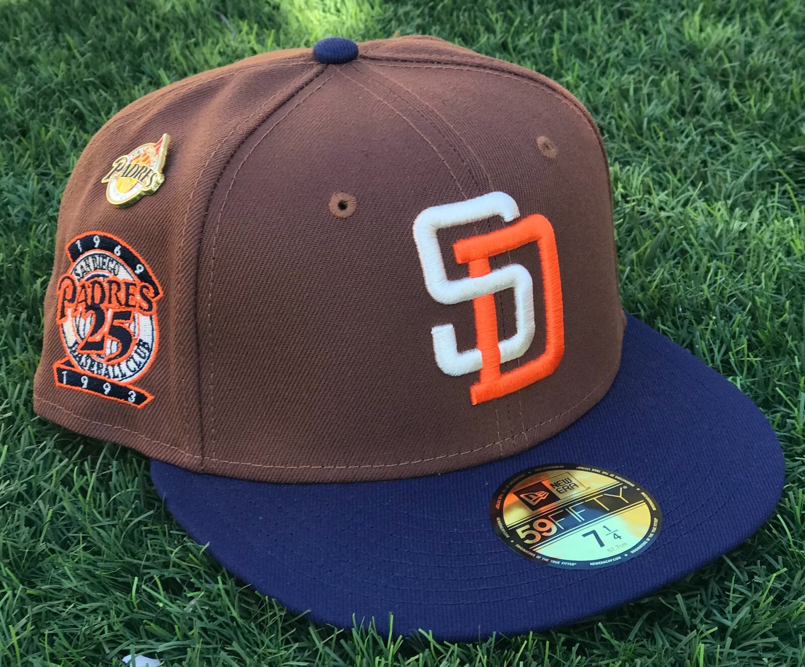 San Diego Padres Fitted Hats New Era Original with pin