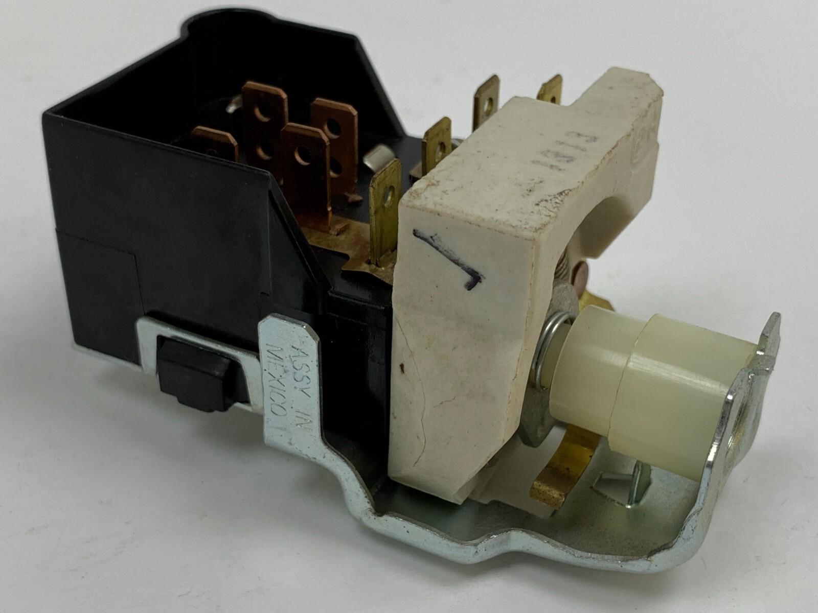 Open Box Genuine International 393442C1 Headlight Switch