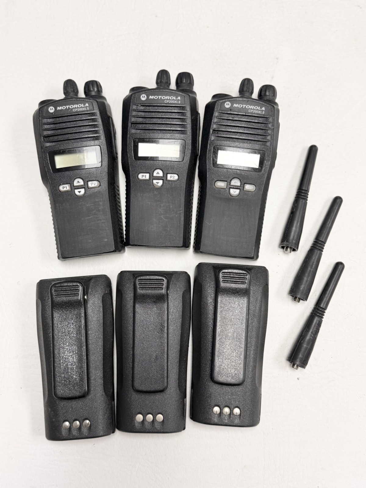 3X Motorola CP200XLS AAH50RDF9AA5AN Two Way UHF 438-470 MHz Radios W/Battery