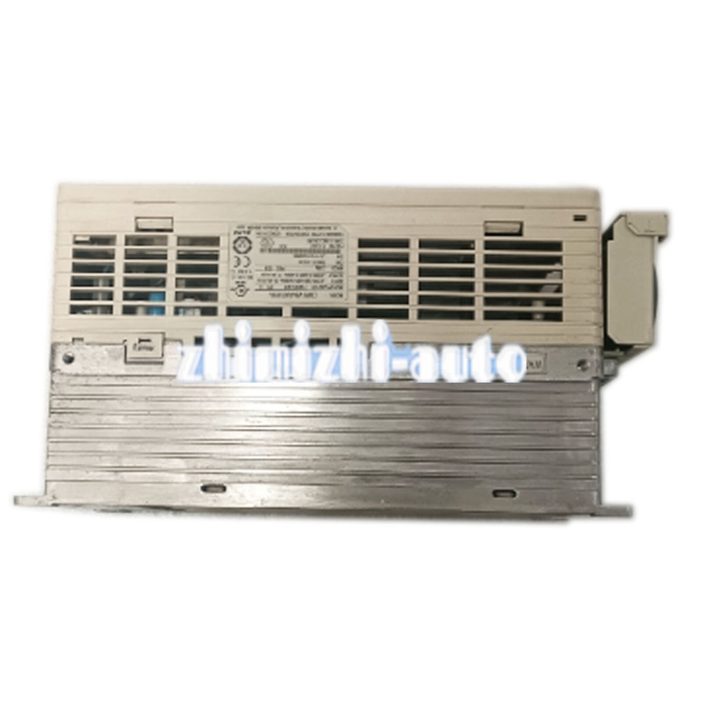 1 PCS NEW IN BOX Yaskawa Inverter CIMR-VB4A0018