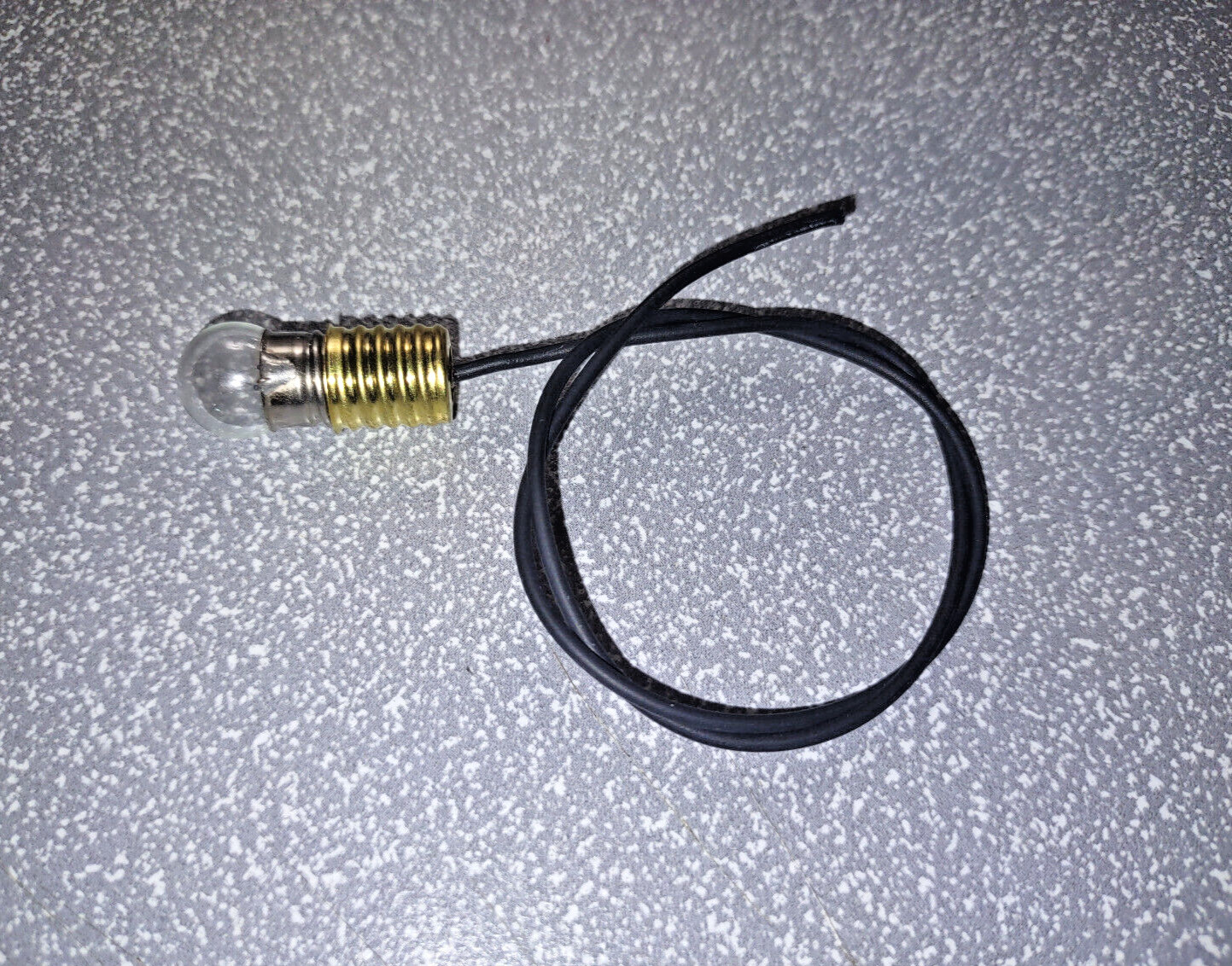 New Bulb W/Skt, Contact Wire for Lionel 671,675,681,2020,2025,2035  Repair Parts