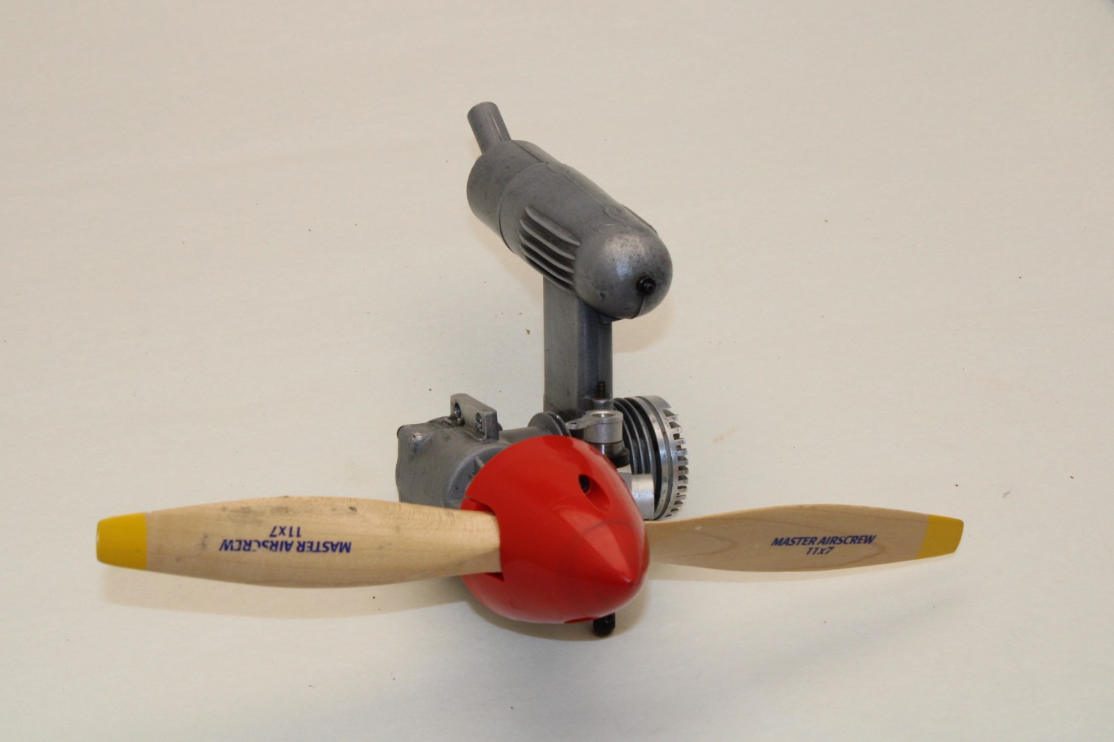 Good condition MDS .48 Two Stroke Nitro RC Airplane Engine w/ 11x7 Airscrew prop