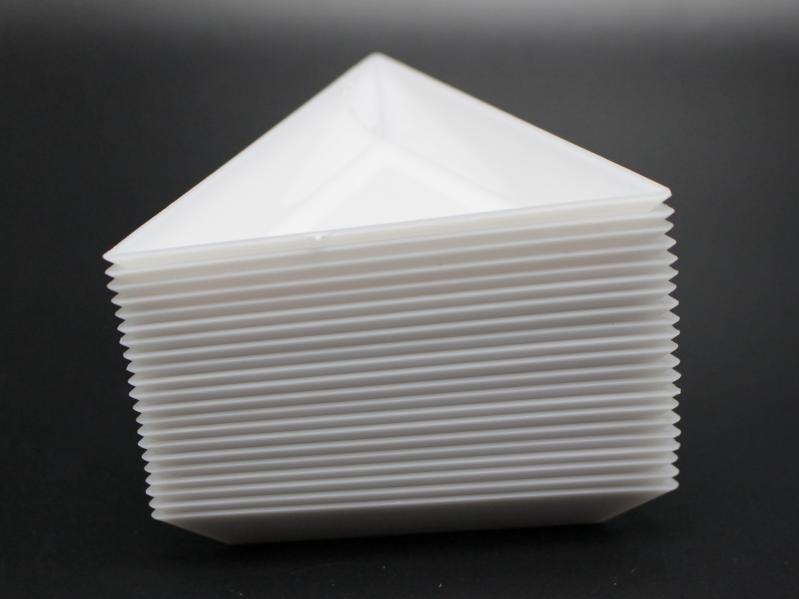 20 White Plastic Triangular Beads Sorting Trays 75mm Storage Container For Craft