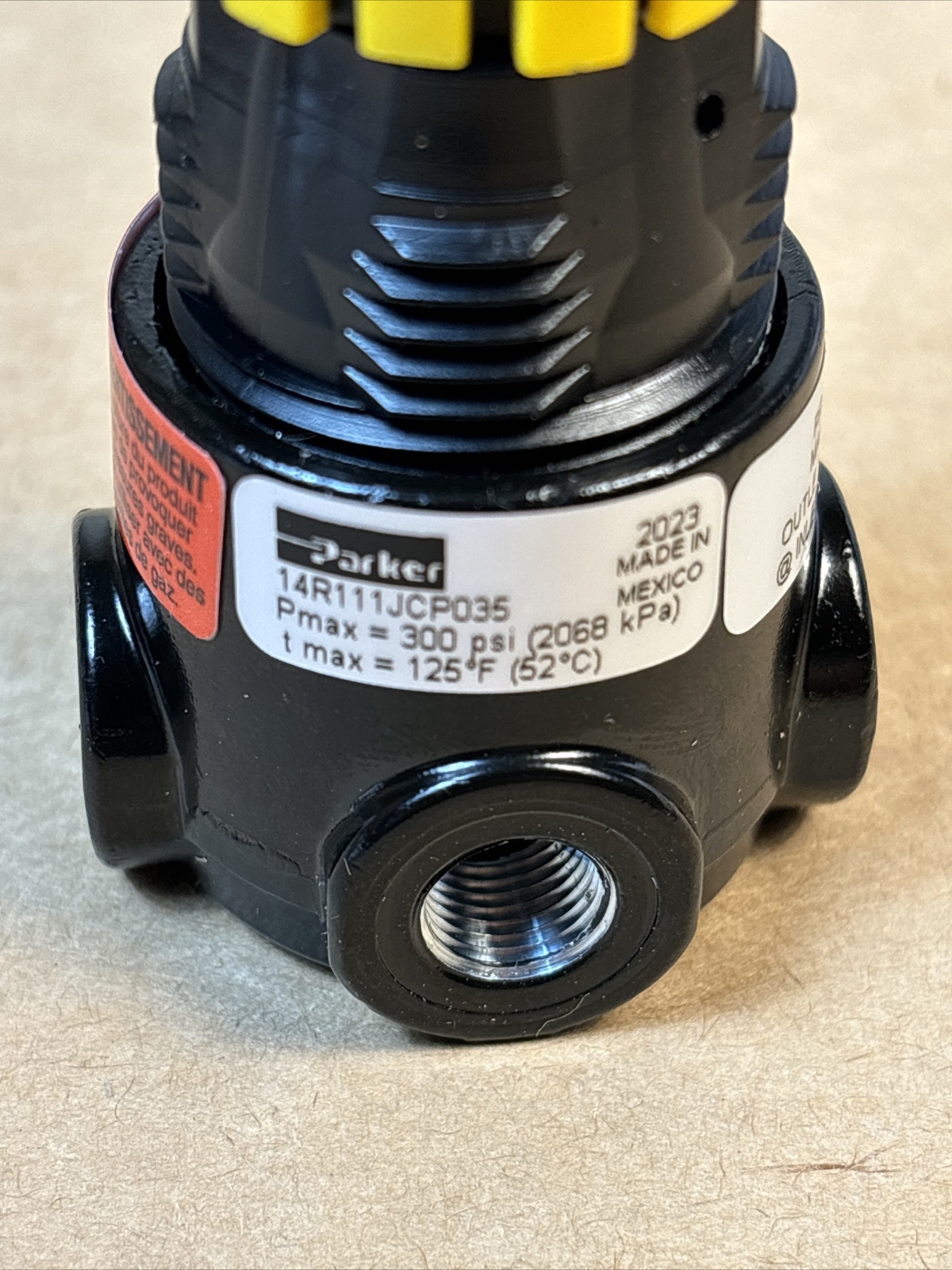 PARKER 14R111JCP035 PRESSURE REGULATOR 1/8" NPT 1/4" NPT Preset At 35psig Outlet