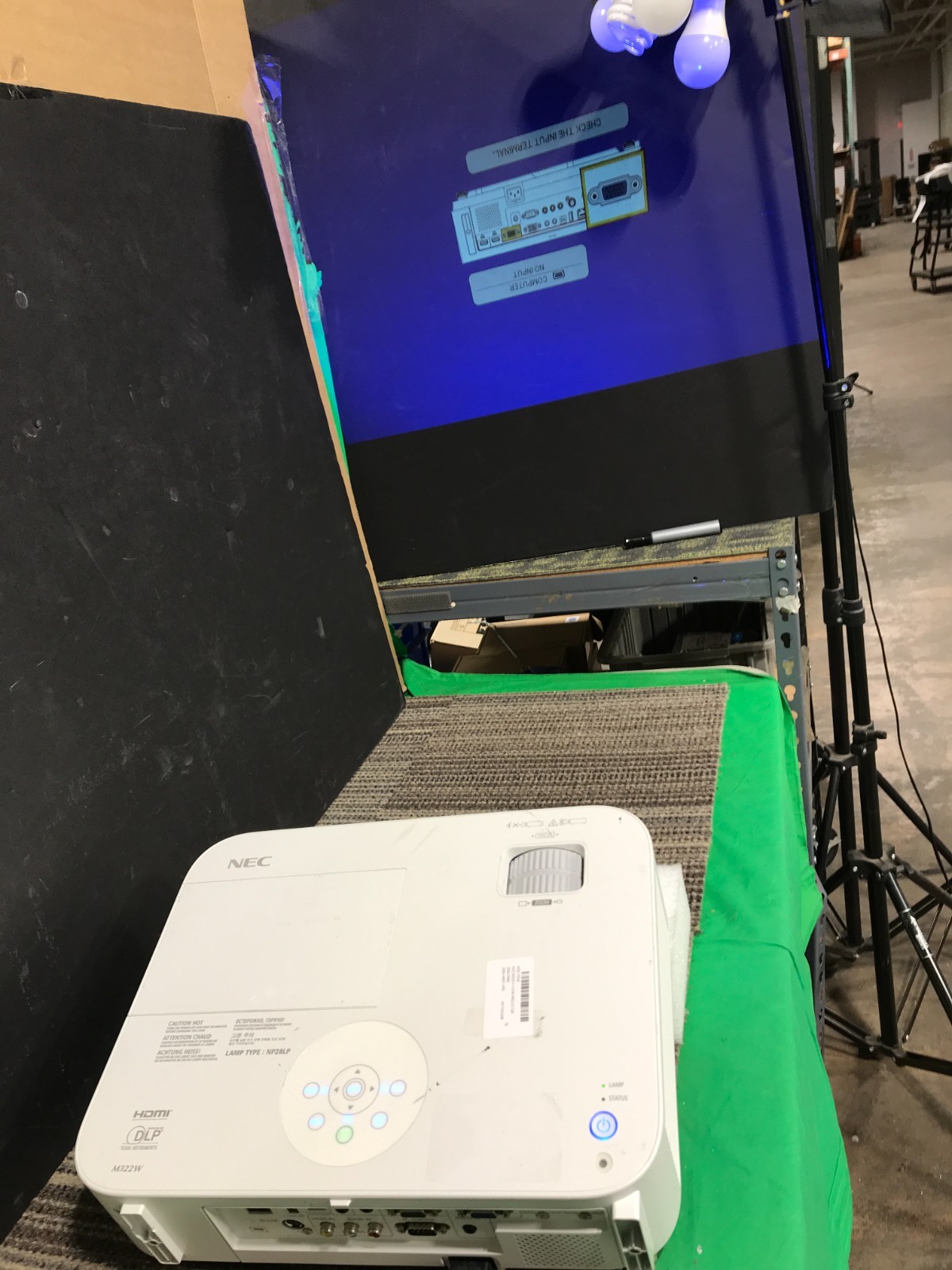 NEC NP-M322W Lamp Projector 3,200 ANSI Lumens HDMI 2823 LAMP Hours*