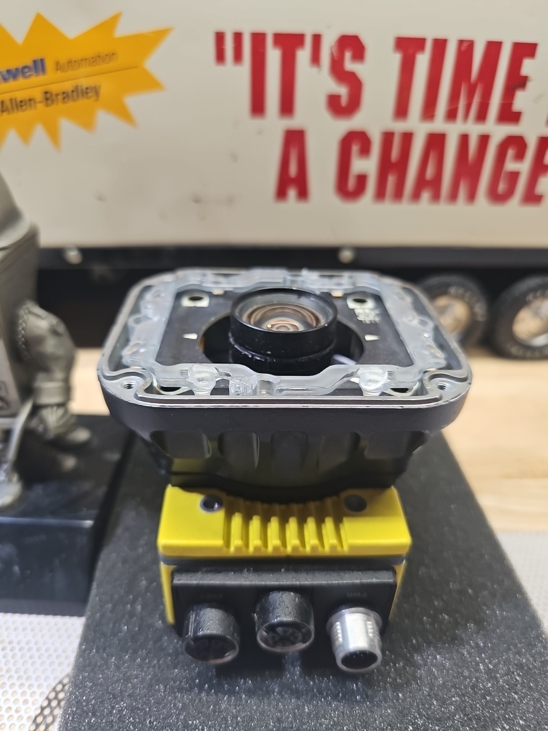 Cognex IS7800M-363-50 Insight Vision Camera Real Pictureres!!