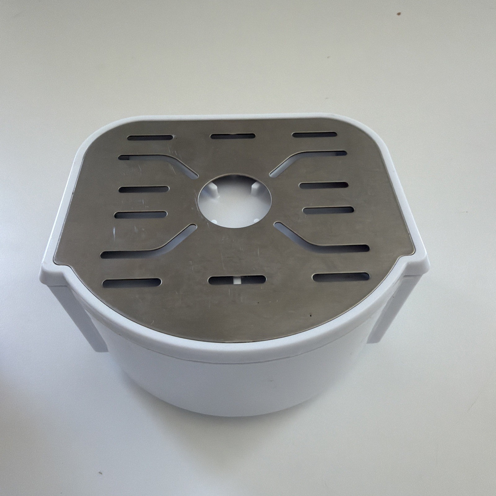 Hamilton Beach FlexBrew Single Cup Base Attachment white