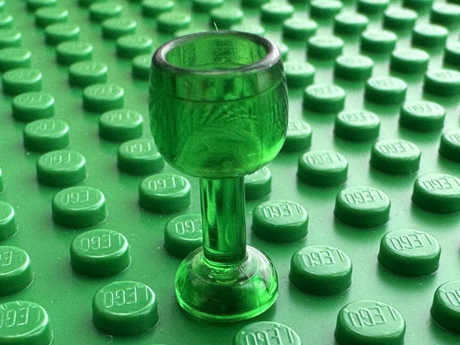 Lego Minifig Utensil Trans-Green Goblet/Wine Glass