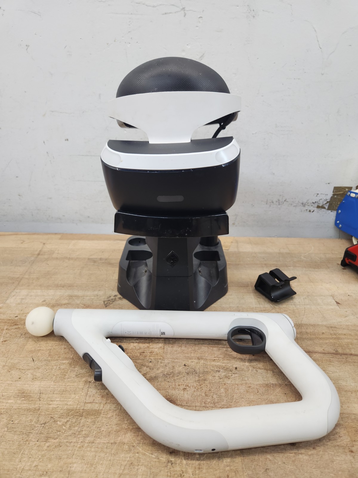 Sony PS4 VR Headset w/ Aim Controller & Stand (Missing Controller & Sensor Bar)