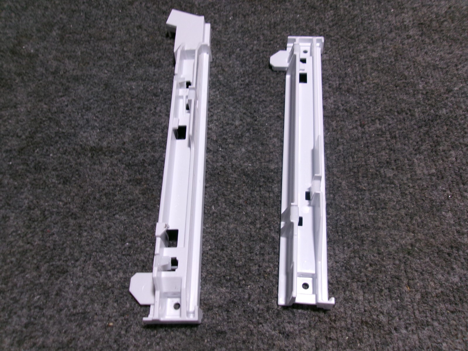 WR72X242 GE REFRIGERATOR MEAT PAN DRAWER RAIL SET WR72X241