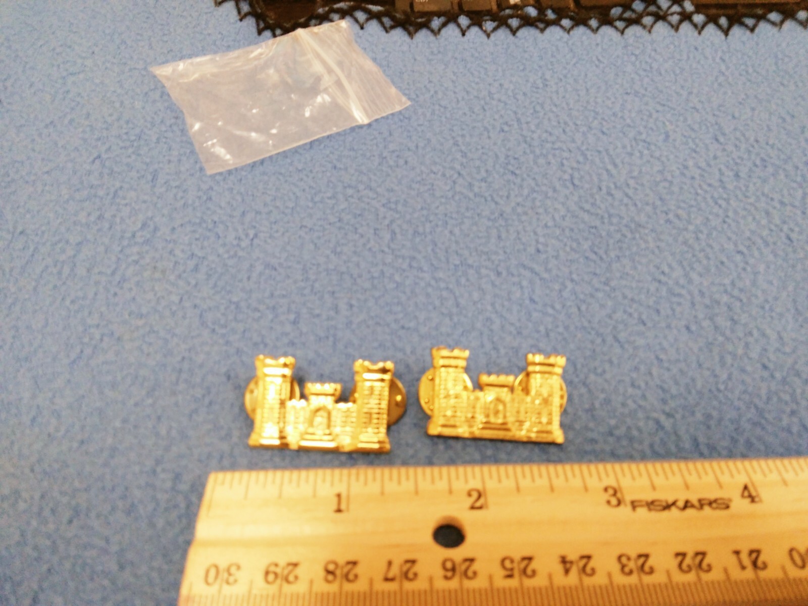 PAIR OF US Army Engineer officer collar insignia - NEW