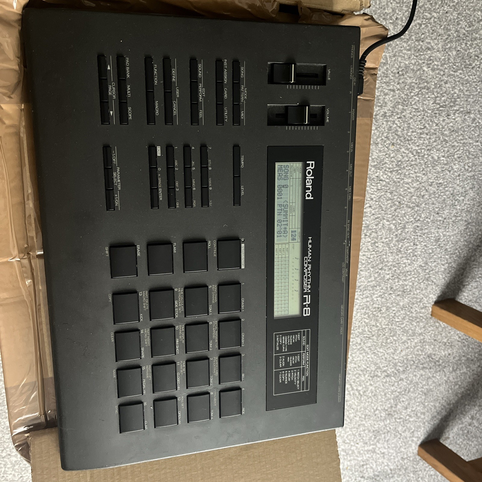 Roland R-8 Drum Machine Human Rhythm Composer (R8)