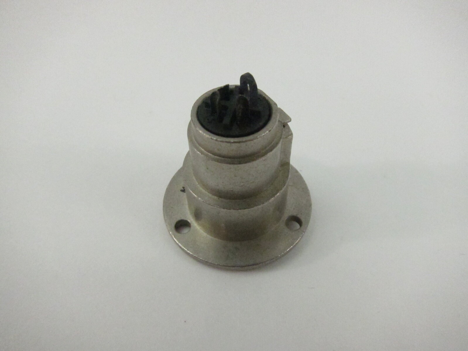 NEW Switchcraft C3F Chassis Mount Receptacle