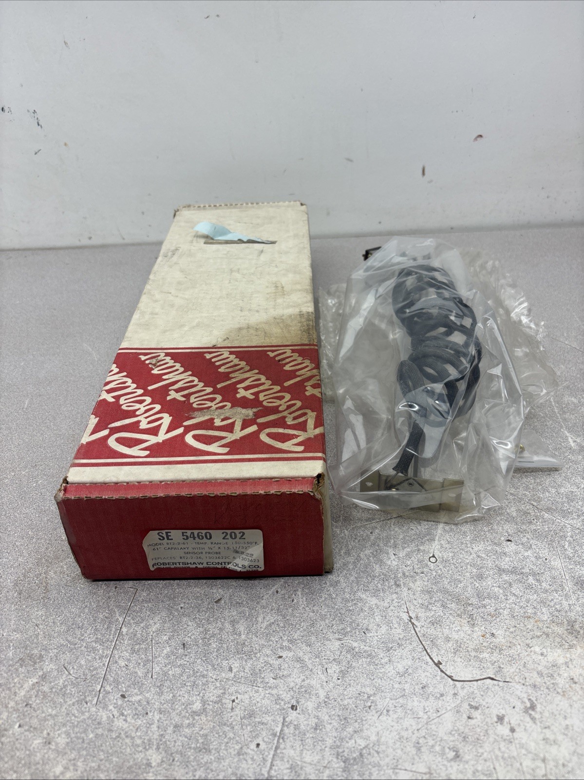 NEW Robertshaw SE 5460 202 Thermostat; RT2-2-61, 150°-550°F, SE5460202