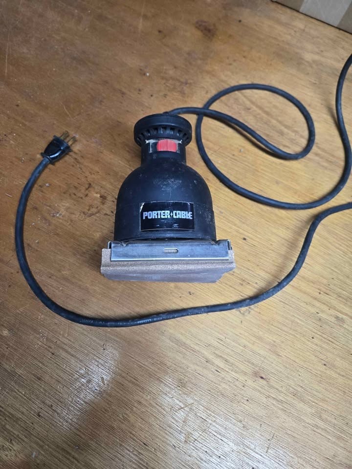 PORTER-CABLE Square Corded Electric Palm Sander, Black And Grey.