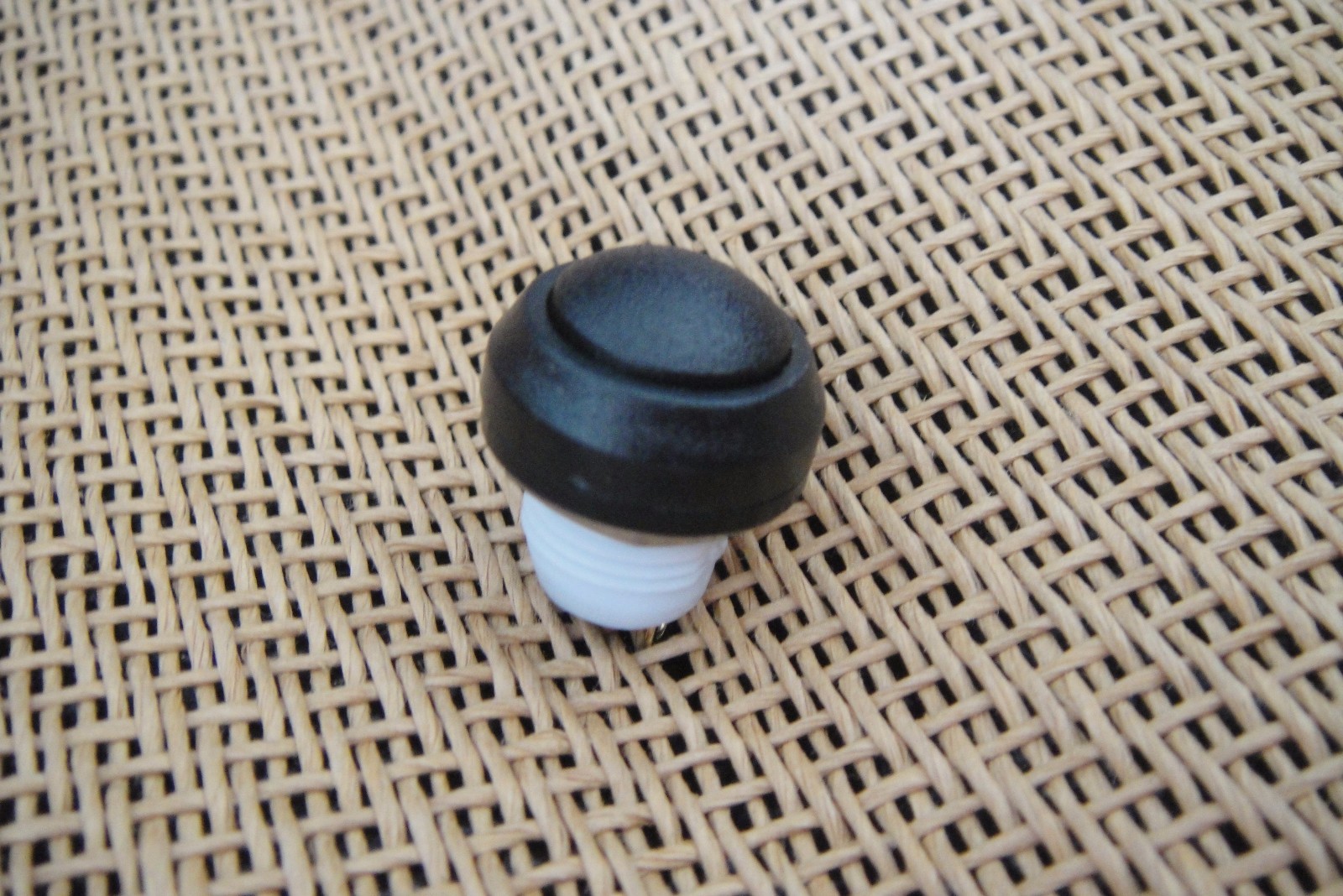 Red/Yellow/Blue/Green/White/Black 12mm Mounting Locking Latch Push Button Switch