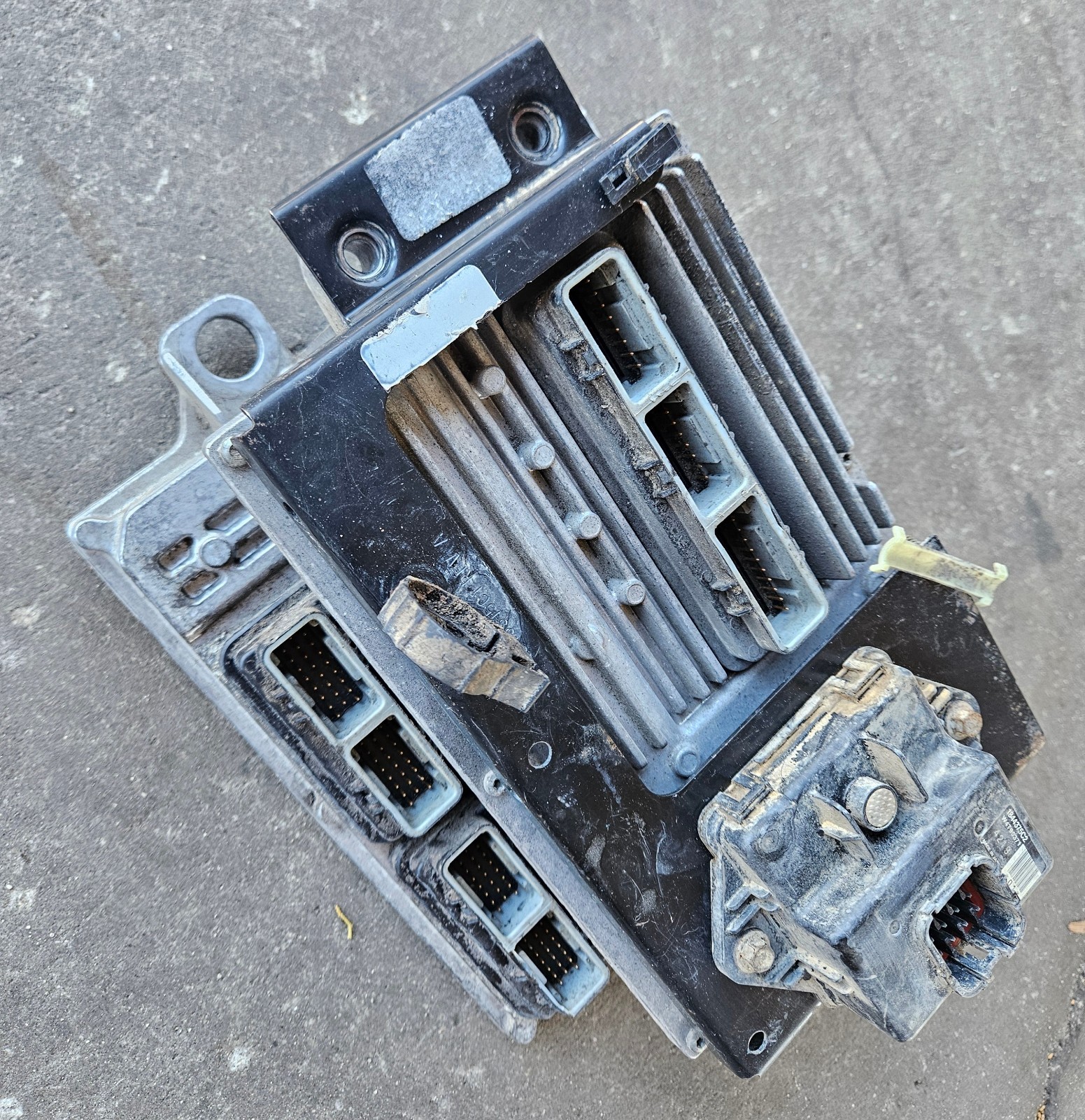 1839368C2 INTERNATIONAL ENGINE CONTROL MODULE - USED - OEM - FAST SHIPPING