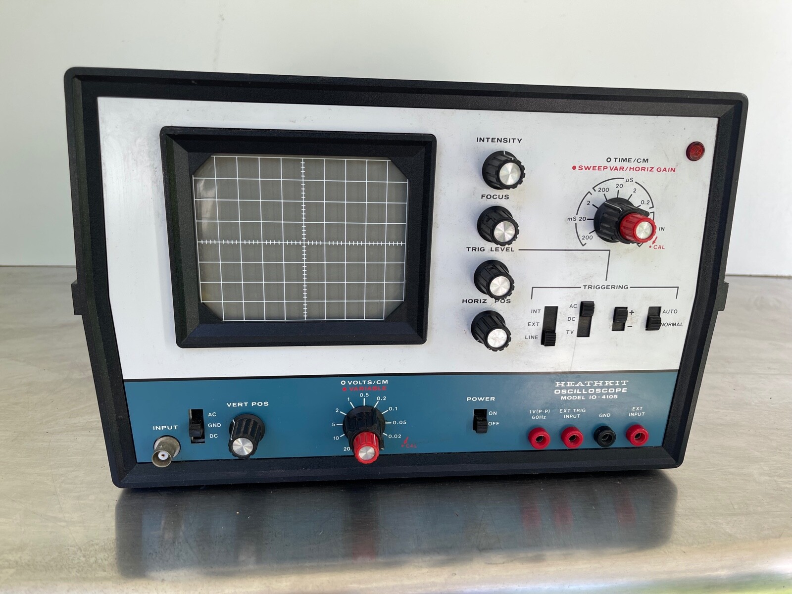 VINTAGE HEATHKIT SINGLE TRACE OSCILLOSCOPE MODEL 10-4105  #93