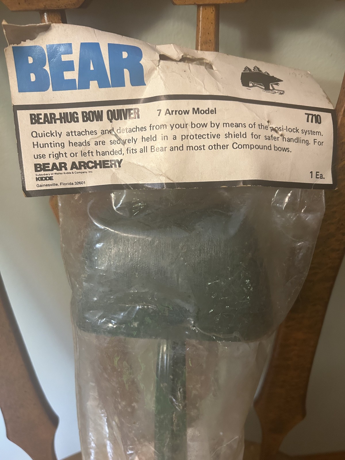 Bear-Hug Bow Quiver 7 Arrow Model 7710