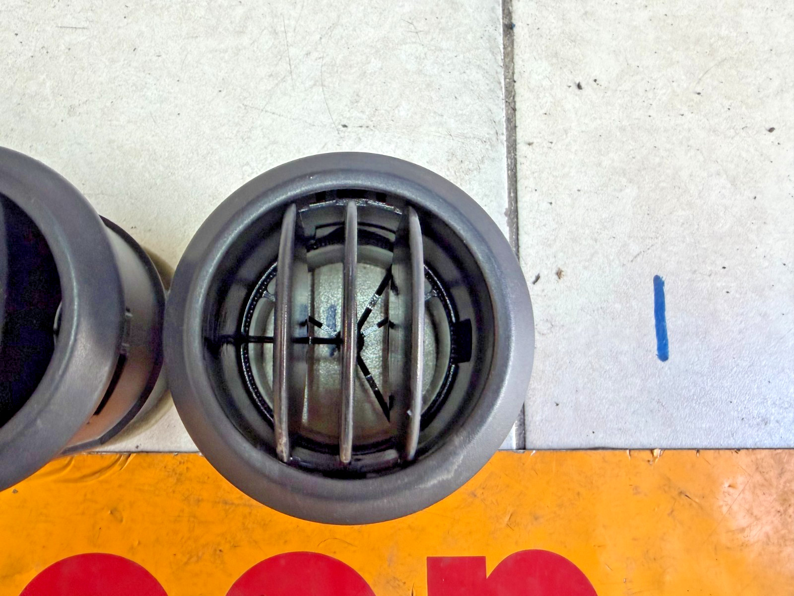 2007 2010 JEEP WRANGLER JK JKU DASH CENTER AIR VENT VENTS OEM 5KL74TRMAA