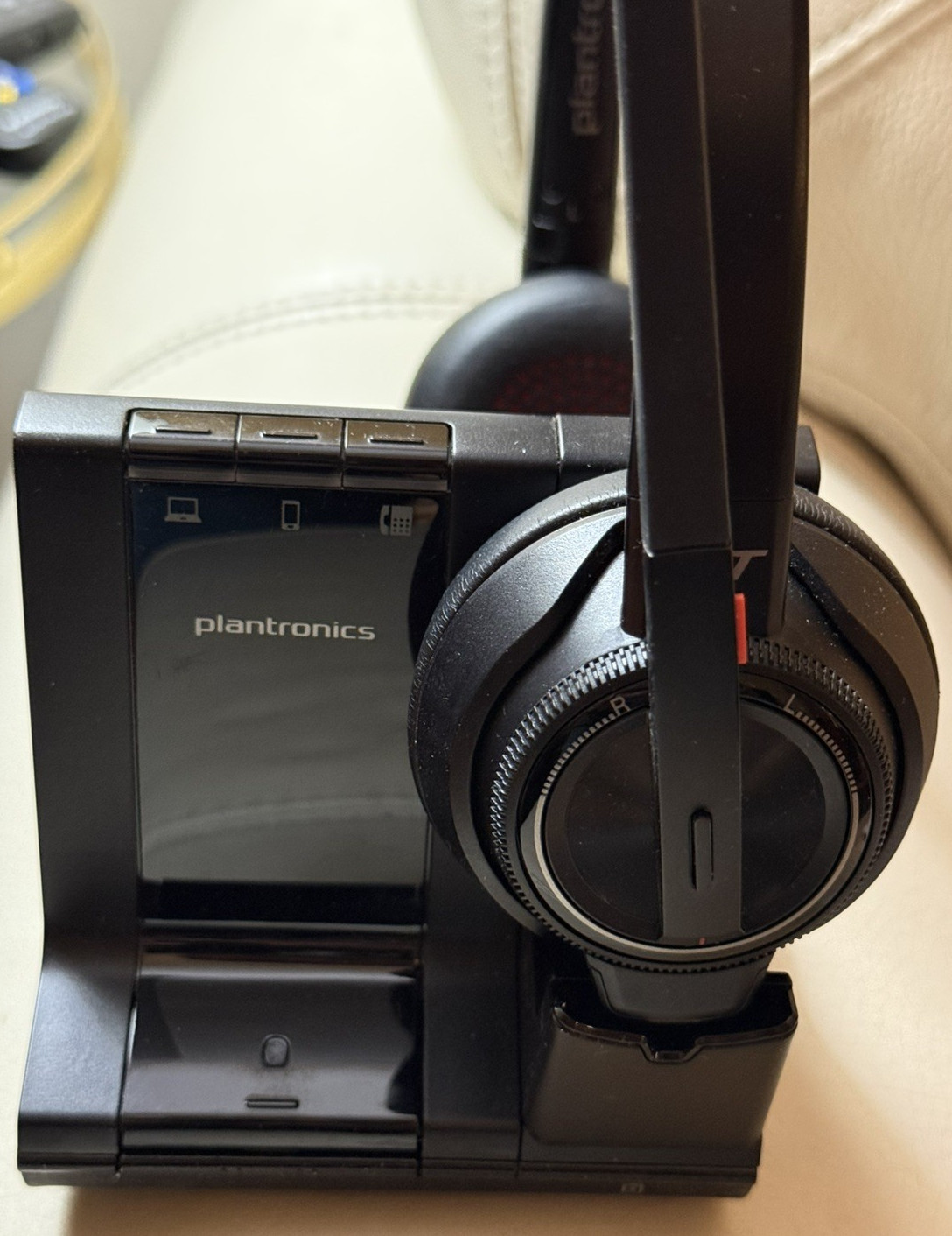 Plantronics 8200 Series SAVI W8220 Wireless Stereo DECT Headset