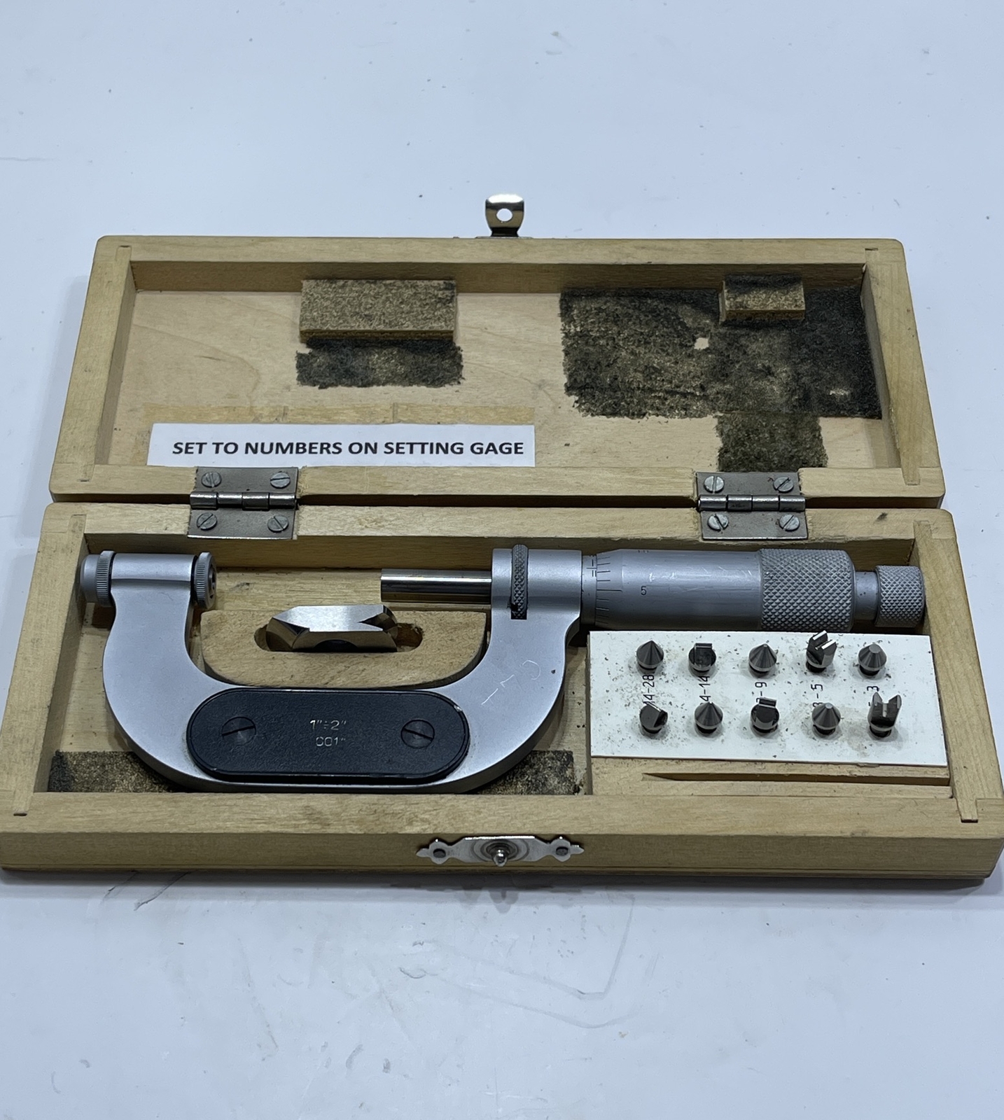 Fowler 52-219-002 Mechanical Thread Micrometer 1-2in, w/ 10 Anvils