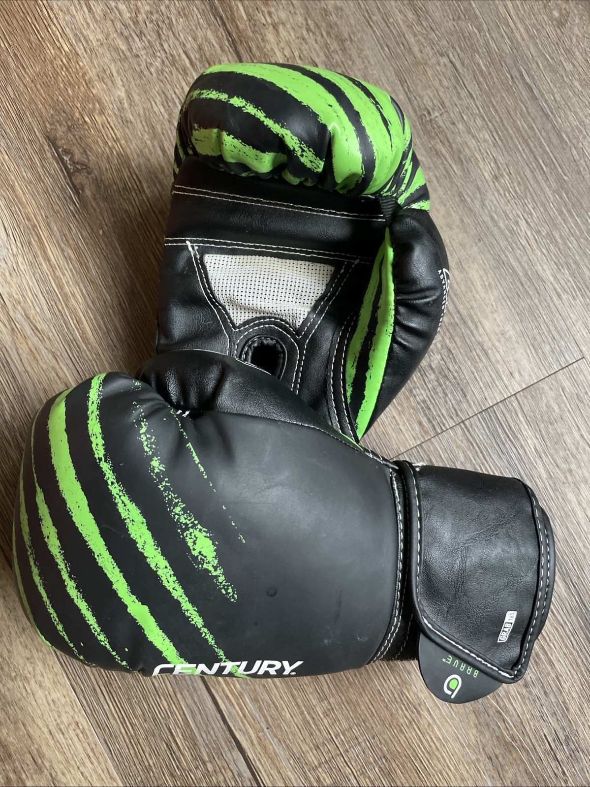 CENTURY Brave Boxing Gloves Youth 6 Oz. Black & Green