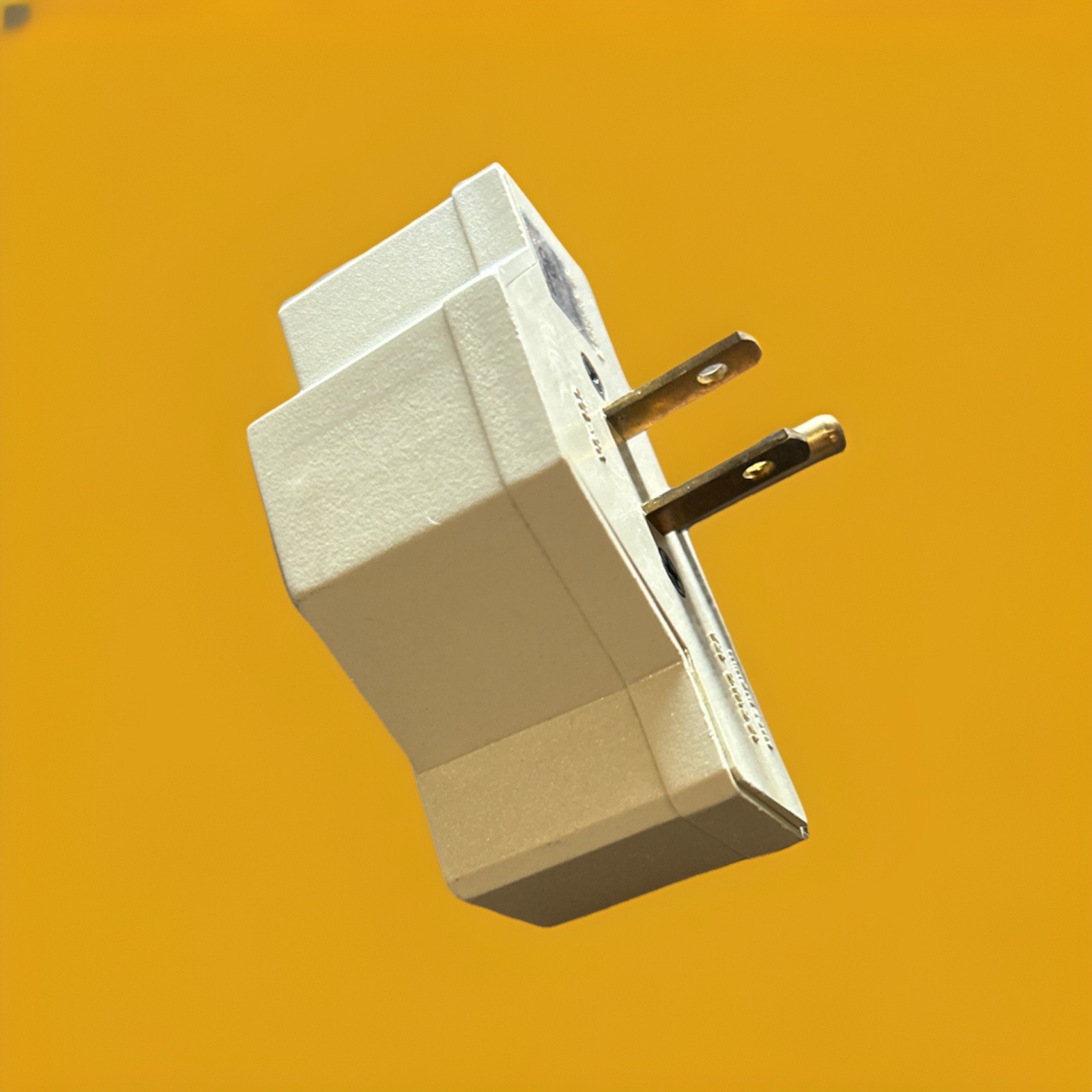 🔥(AN) ***QTY 10*** Leviton YC-100 Wall Outlet Plug ***FREE SHIPPING***