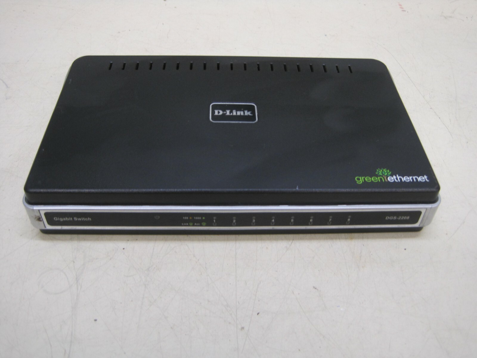 D-Link DGS-2208 Ethernet Switch 8-Port (No Power Adapter) Desktop Switch