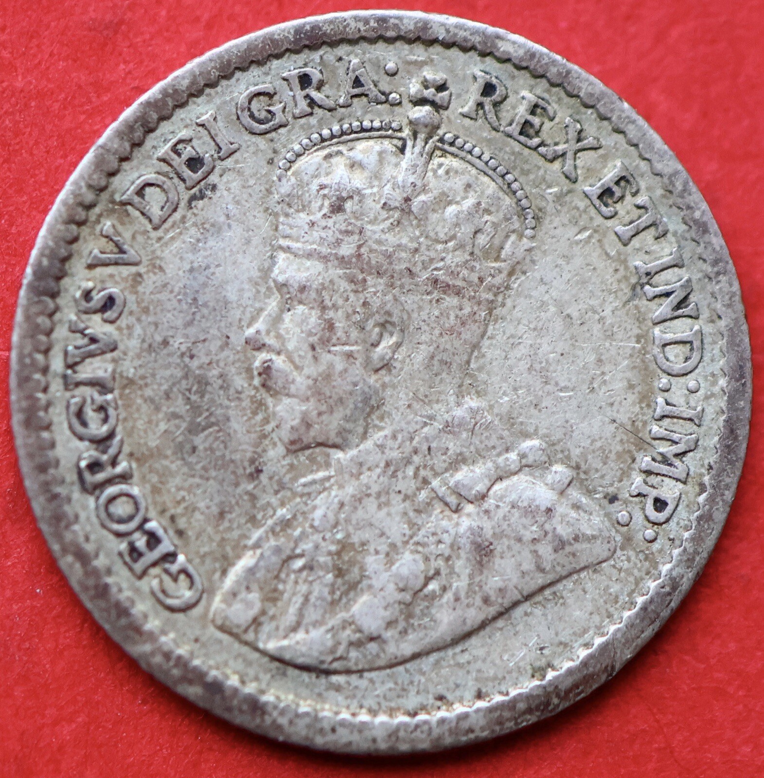 1915 Canada 5 Cents - VF/EF - Reverse Scratches Trend 67,50$ Lot#12285