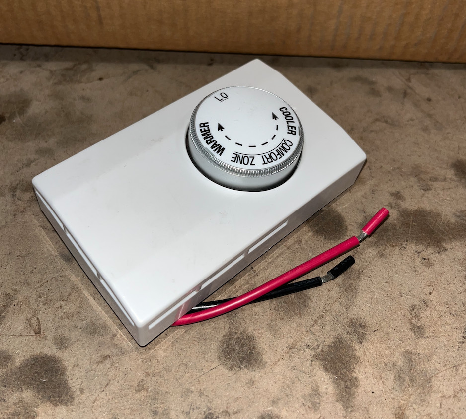 ACE ALV21-005 Mechanical Thermostat, 24 V, 22 A, Manual, White - New Read