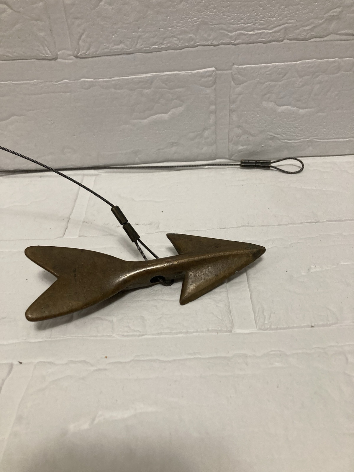 19 Inch Gate Cable With 4.7 oz Decorative Brass Arrow