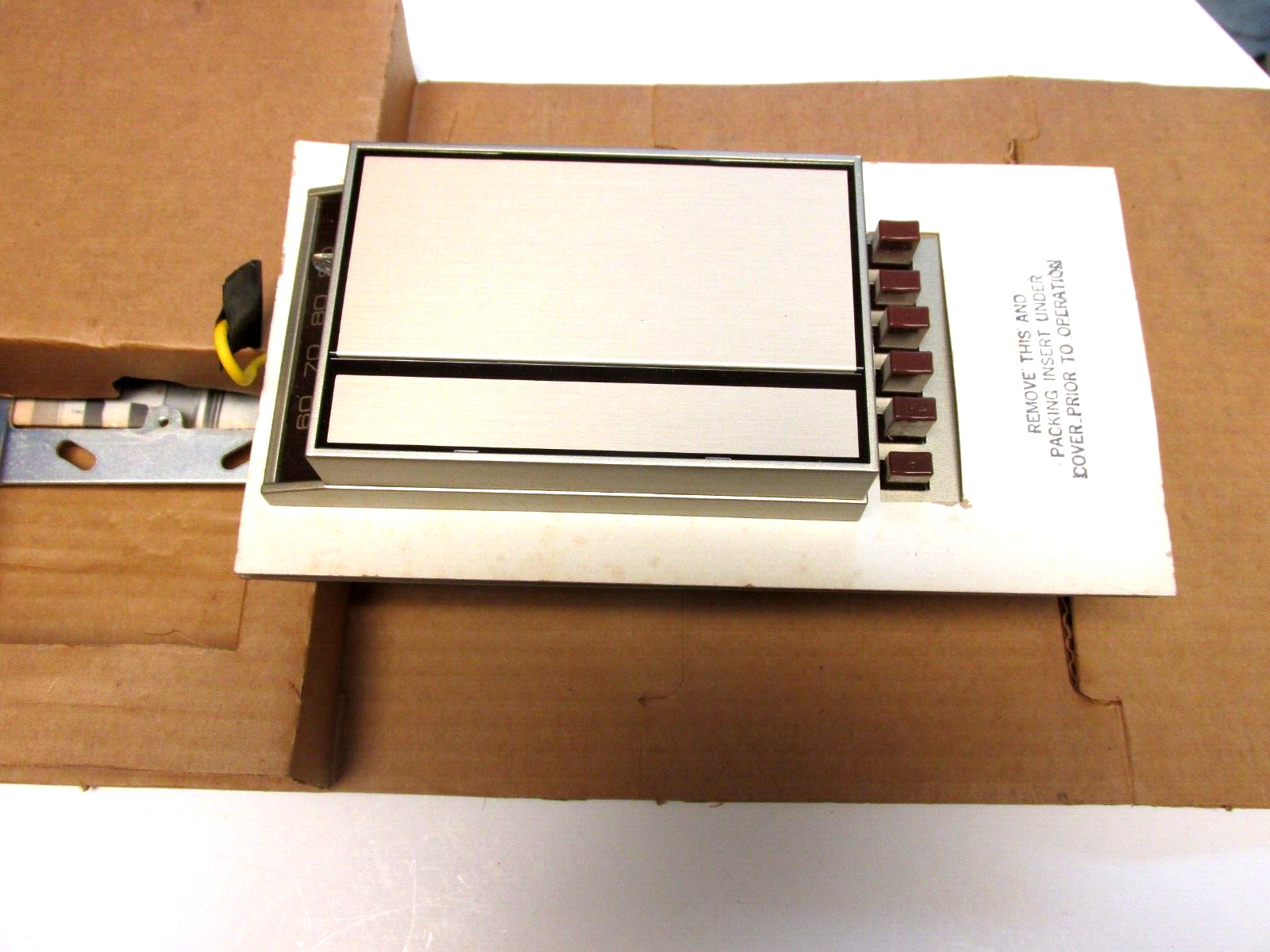 * HONEYWELL T694B10941 HEAT/COOL THERMOSTAT ZD-003