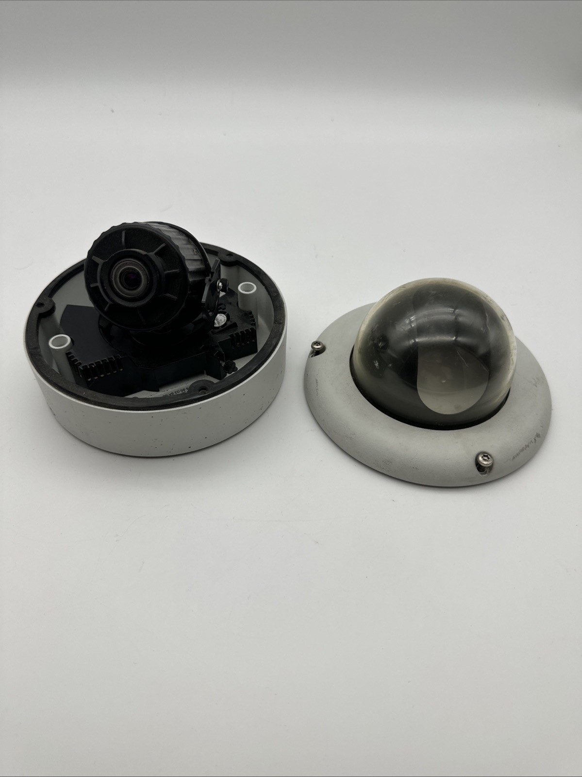 Avigilon 2.0-H3-D01 Outdoor IP Dome Camera