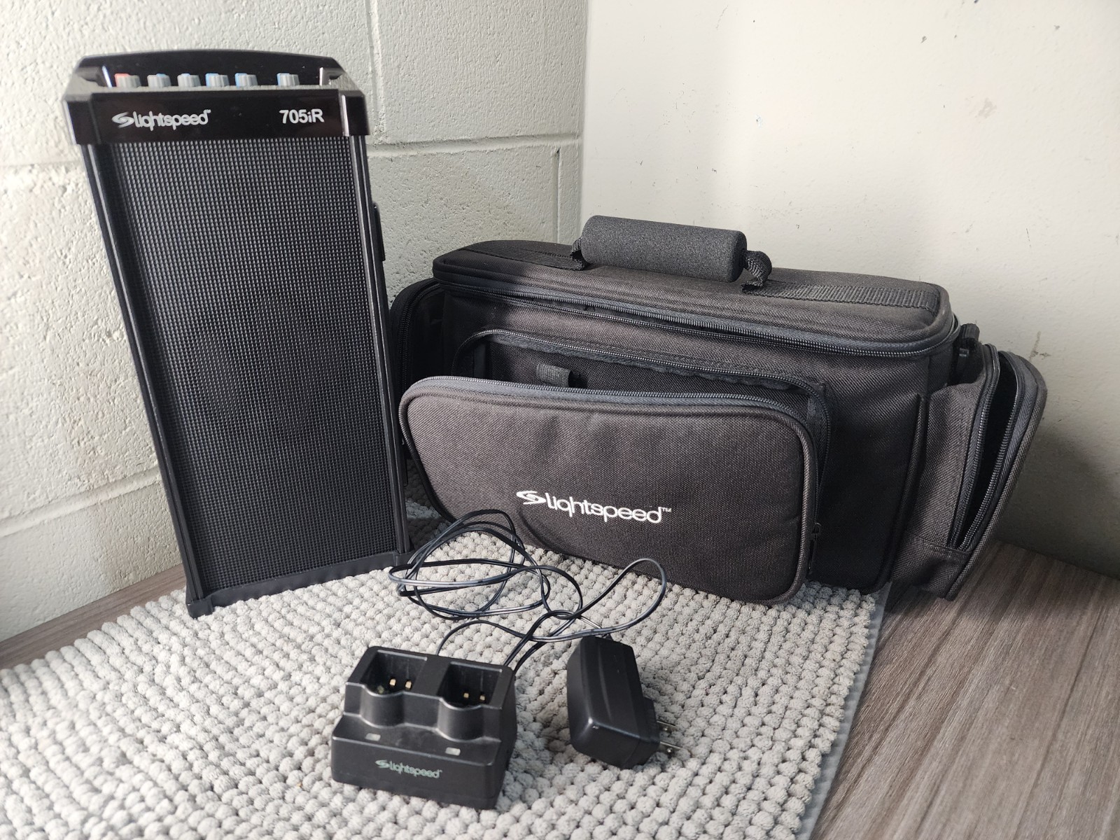 LightSpeed LES-705iR Infrared Portable Speaker