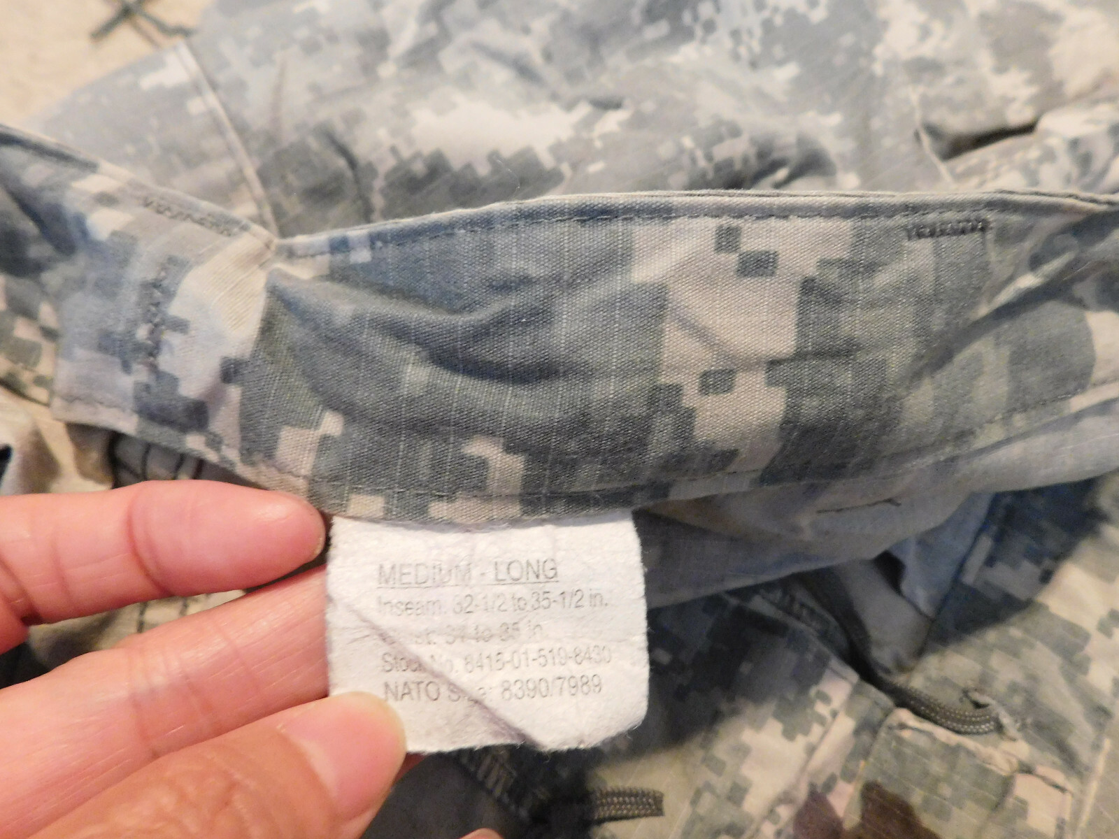US ARMY ACU PANTS SIZE MEDIUM - LONG