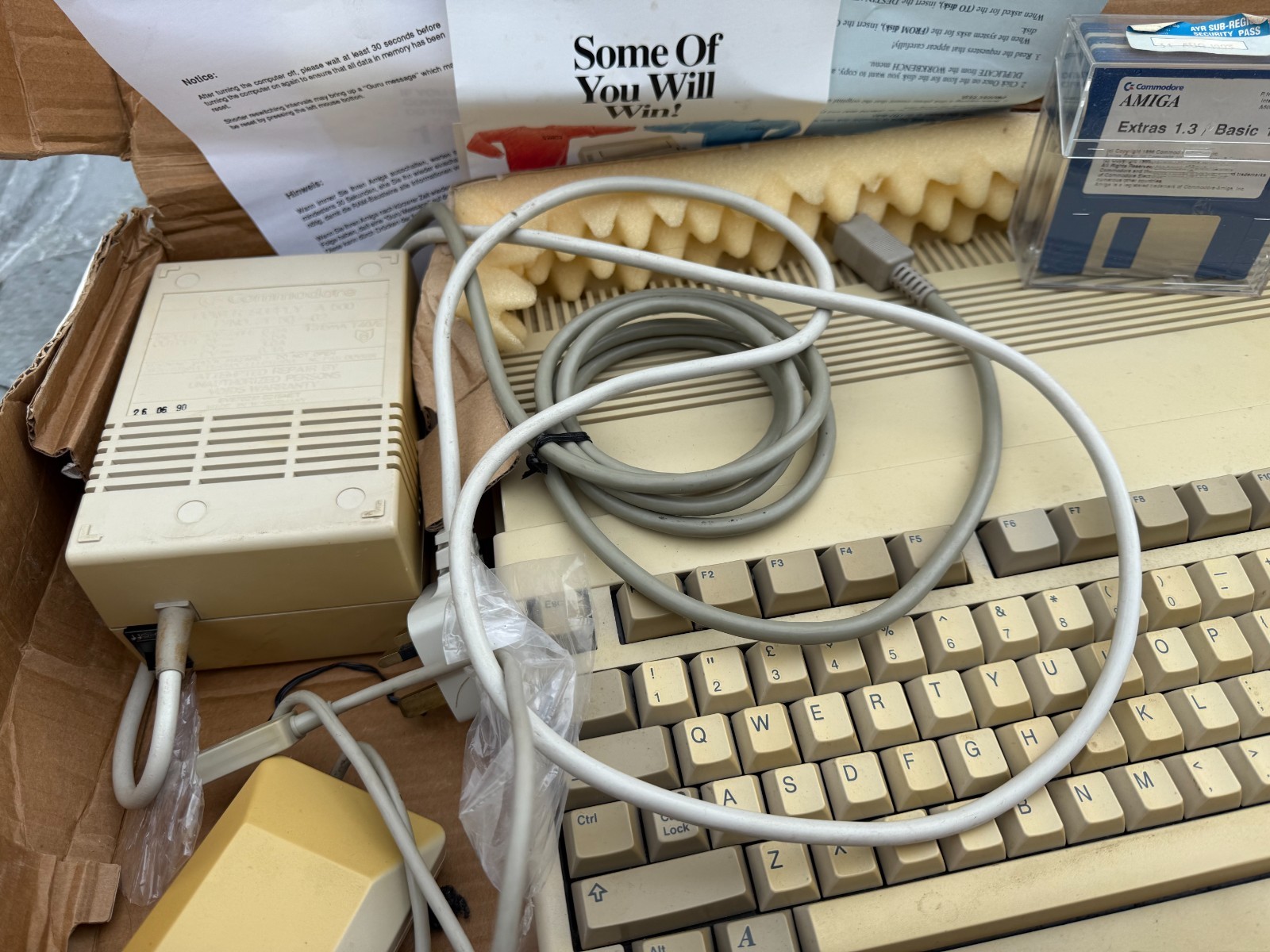 COMMODORE AMIGA 500 COMPUTER BOXED