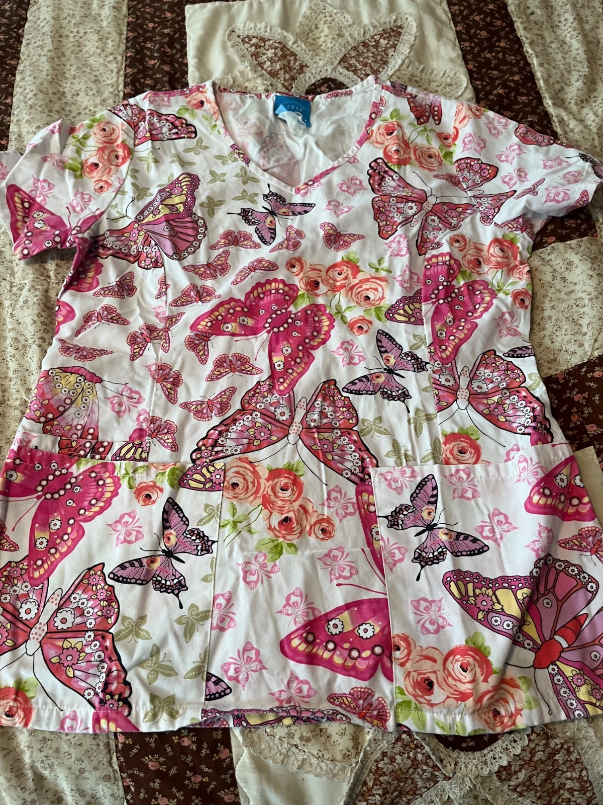 Scrub H.Q.  Women's Nurse Scrub Top XS White Butterfly Pattern