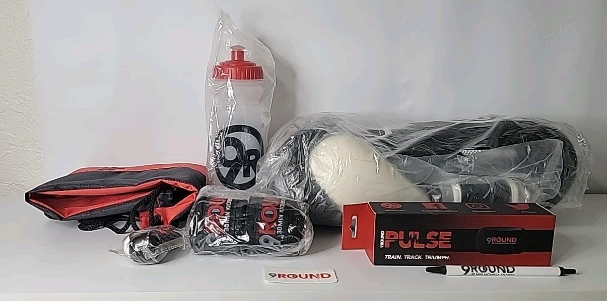 9 Round 30 Min Kickbox Fitness, Gloves-Heart Rate Monitor UNTESTED-Wrist Straps
