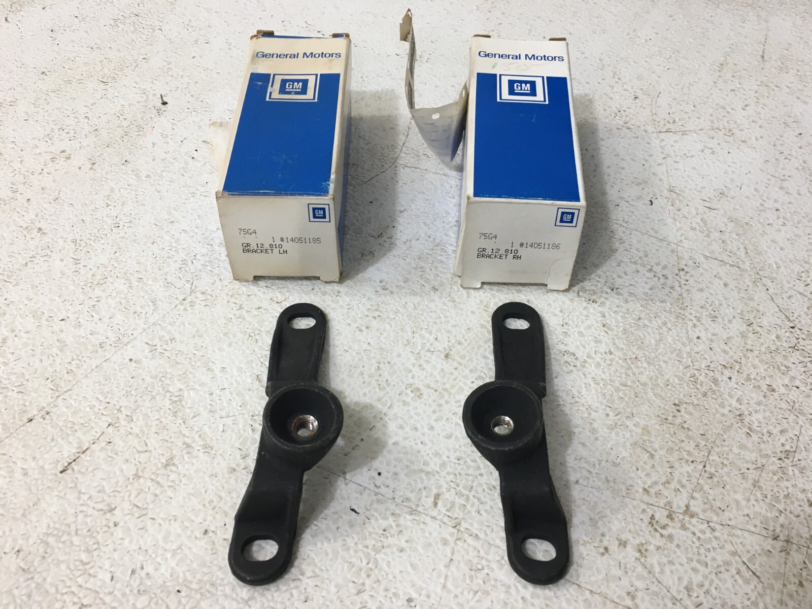 1984-1996 Corvette NOS Roof Locator Brackets L & R Pair GM# 14051185 & 14051186