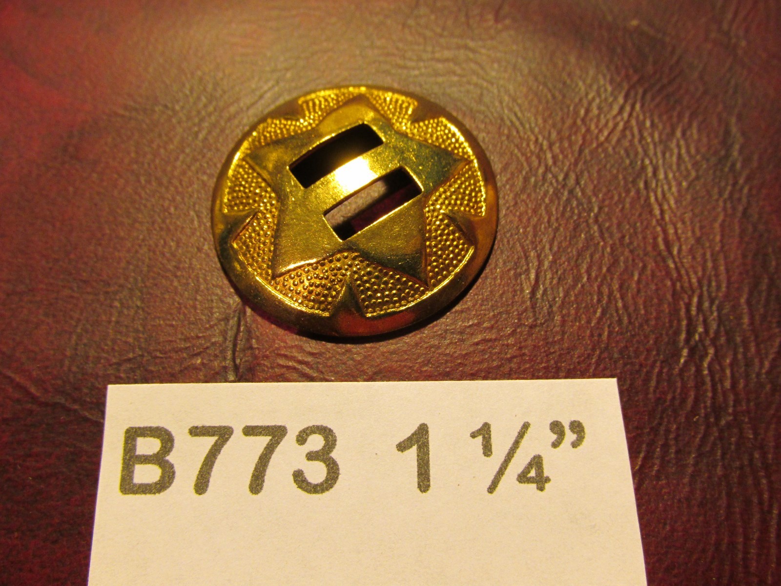 B773 1 1/4" SOLID Hvy. Brass Round SADDLE CONCHO new ! England Brass Star CONCHO