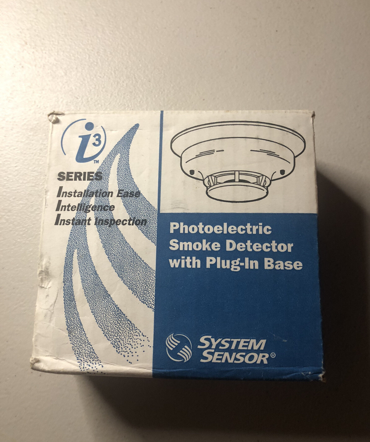 SYSTEM SENSOR -Photoelectric Smoke Detector With Plug-In Base 4W-B