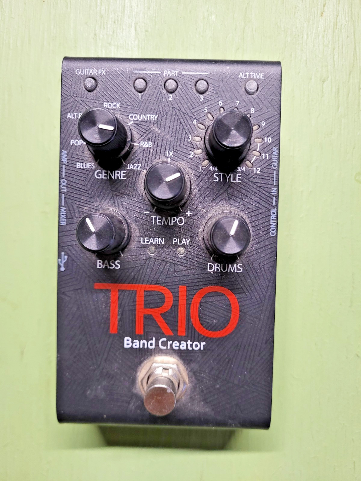 DigiTech TRIO Band Creator Guitar Effect Pedal with FS3X Footswitch