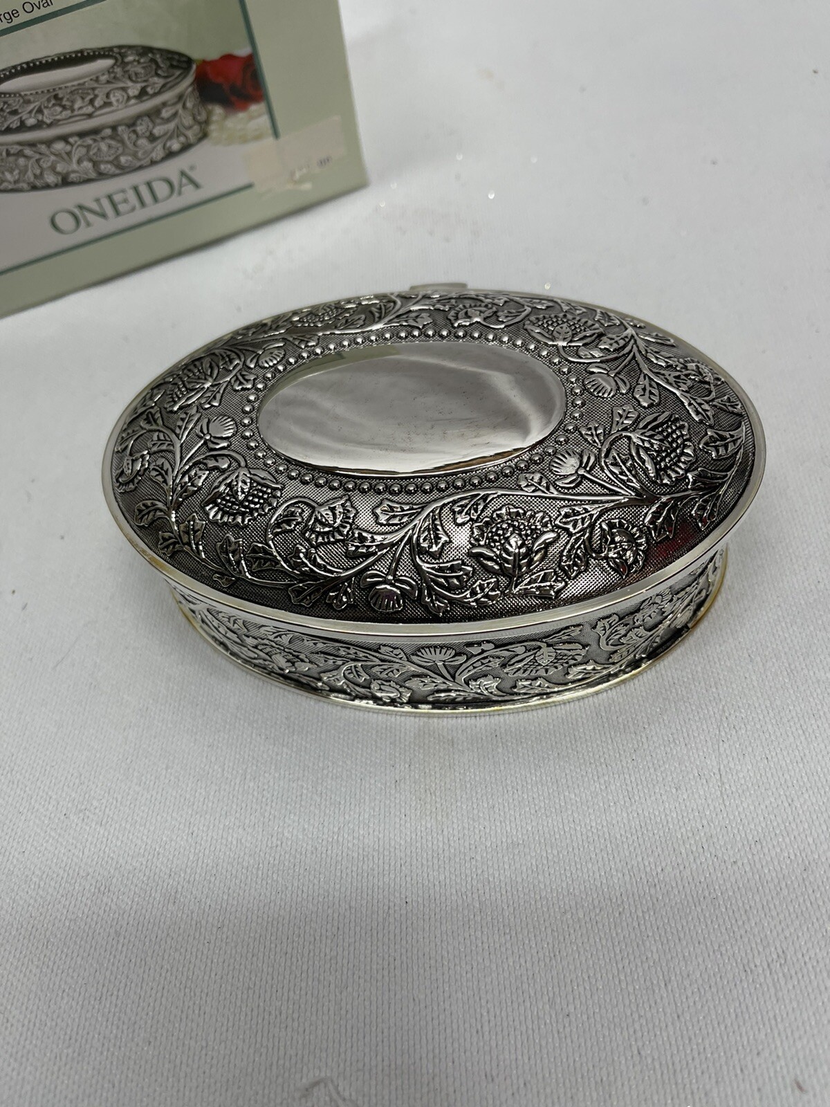 Oneida Keepsake Floral Box, Large Oval
