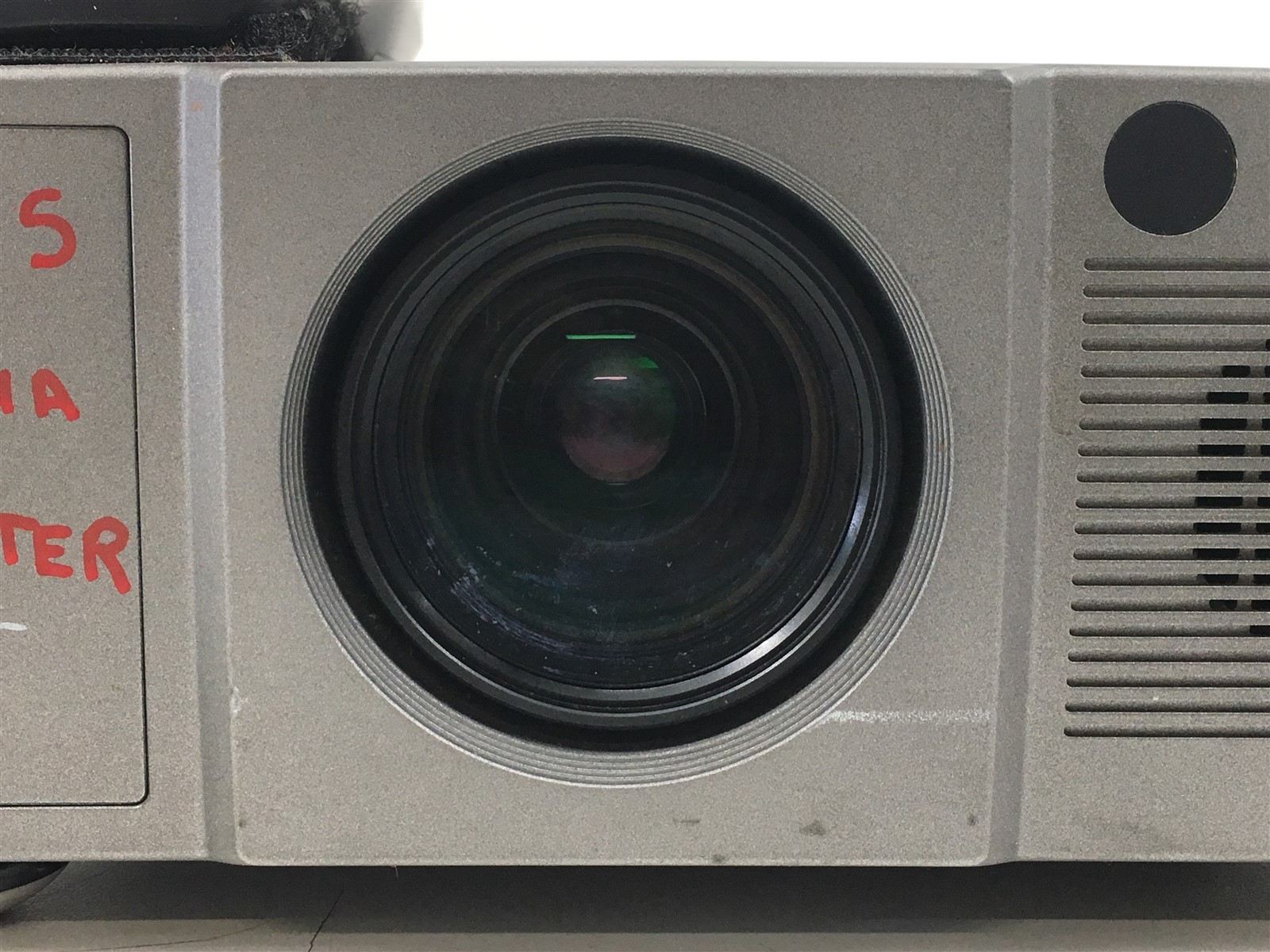 Eiki Notebook Projector LC-NB2 With Remote