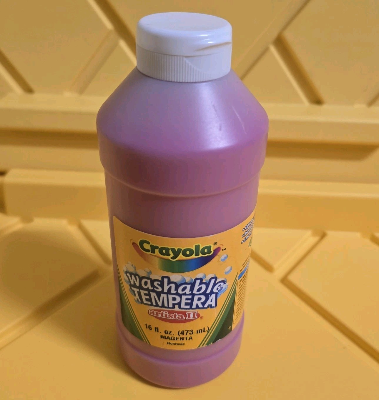 New Sealed - 16 oz Crayola Washable Red Paint 54-3000-0-302